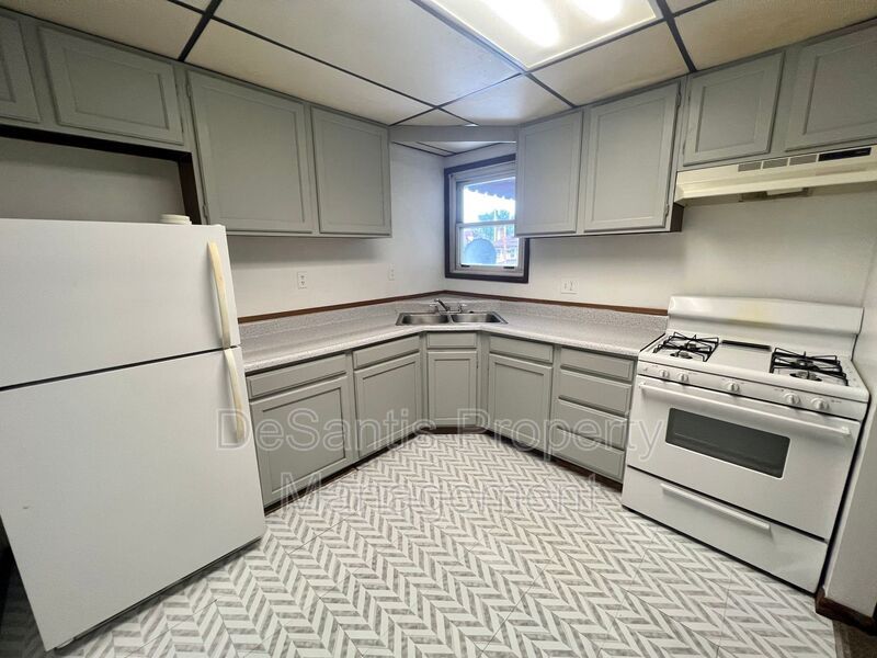 Spacious Apartment! - 1 bedroom 1 bathroom - Beaver Falls property image