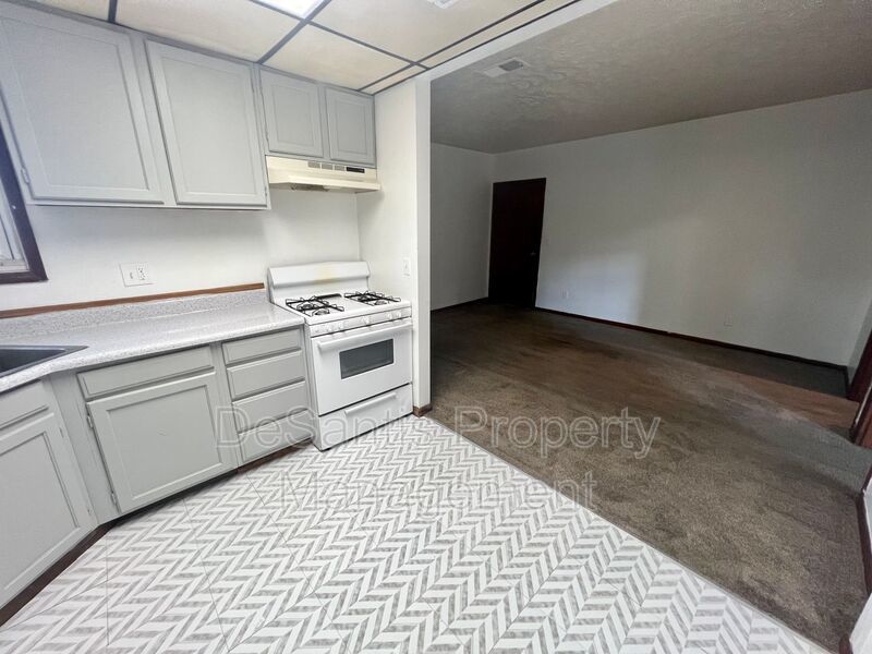 Spacious Apartment! - 1 bedroom 1 bathroom - Beaver Falls property image