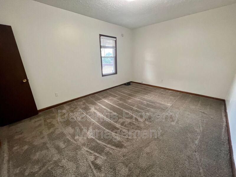 Spacious Apartment! - 1 bedroom 1 bathroom - Beaver Falls property image