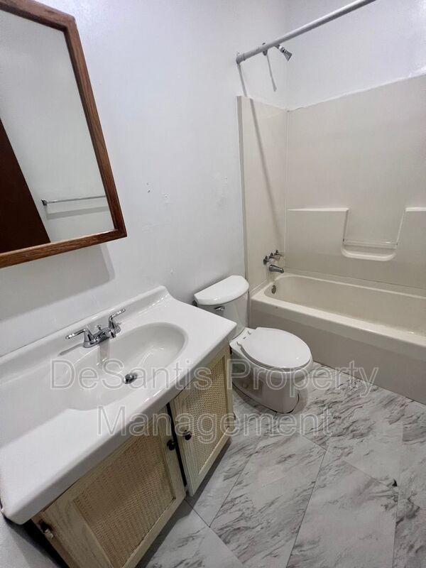Spacious Apartment! - 1 bedroom 1 bathroom - Beaver Falls property image