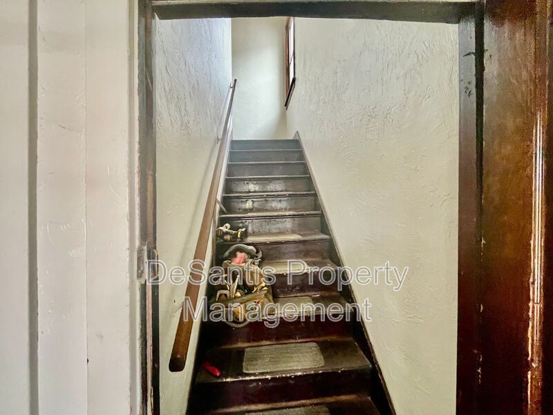 3 bed 1 bath- Pittsburgh PA property image