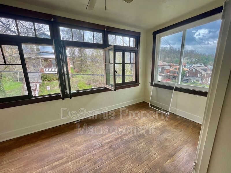 3 bed 1 bath- Pittsburgh PA property image