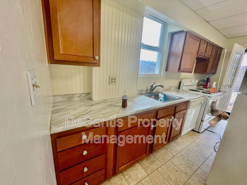 3 bed 1 bath- Pittsburgh PA property image