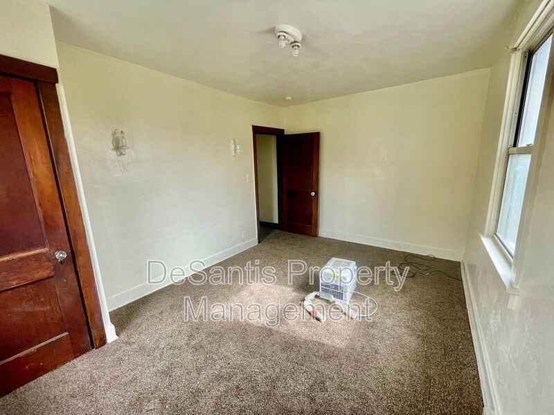 3 bed 1 bath- Pittsburgh PA property image