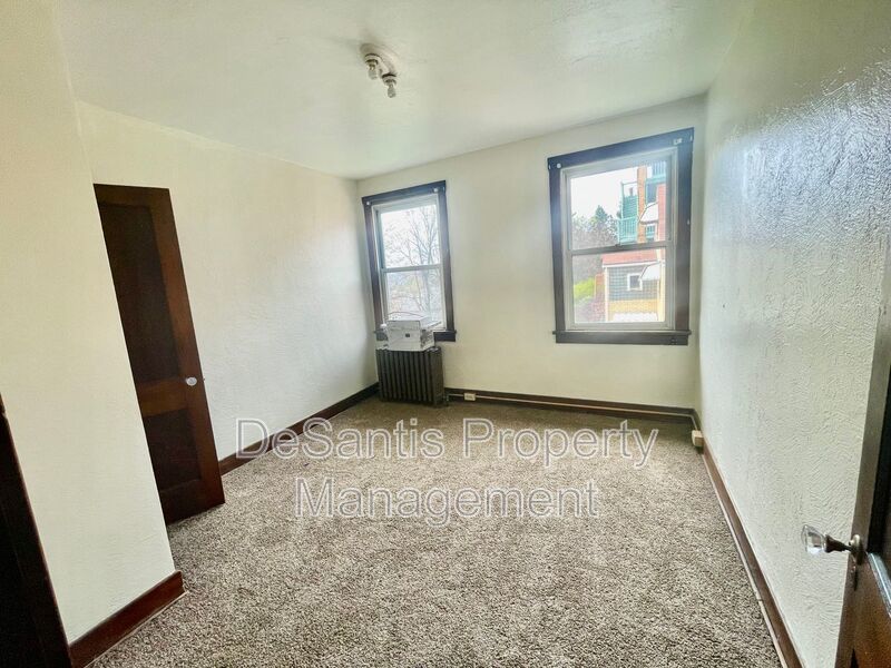 3 bed 1 bath- Pittsburgh PA property image