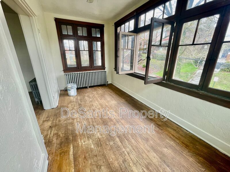 3 bed 1 bath- Pittsburgh PA property image