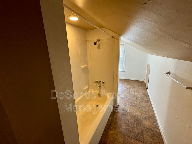 Southside - 1 Bed 1 Bath - Fantastic Location! property image