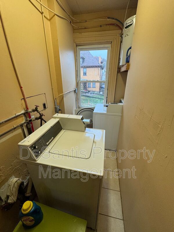 Southside - 1 Bed 1 Bath - Fantastic Location! property image