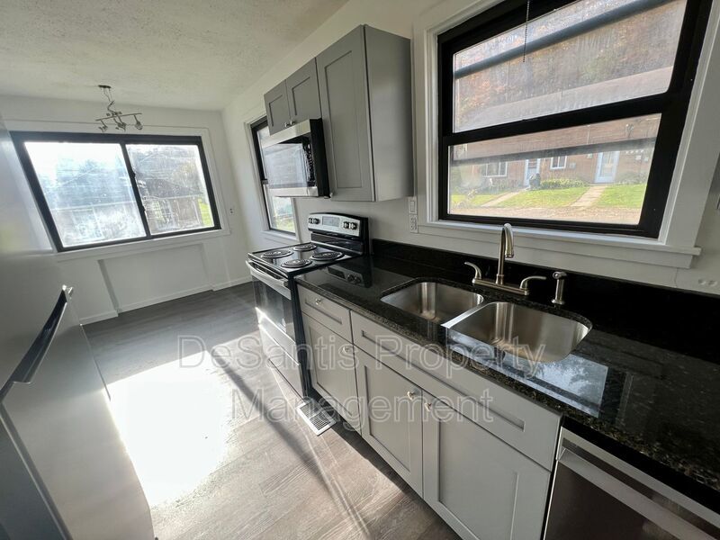 Newly Renovated - 2 Bedroom 1 Bathroom - Crescent Pa property image