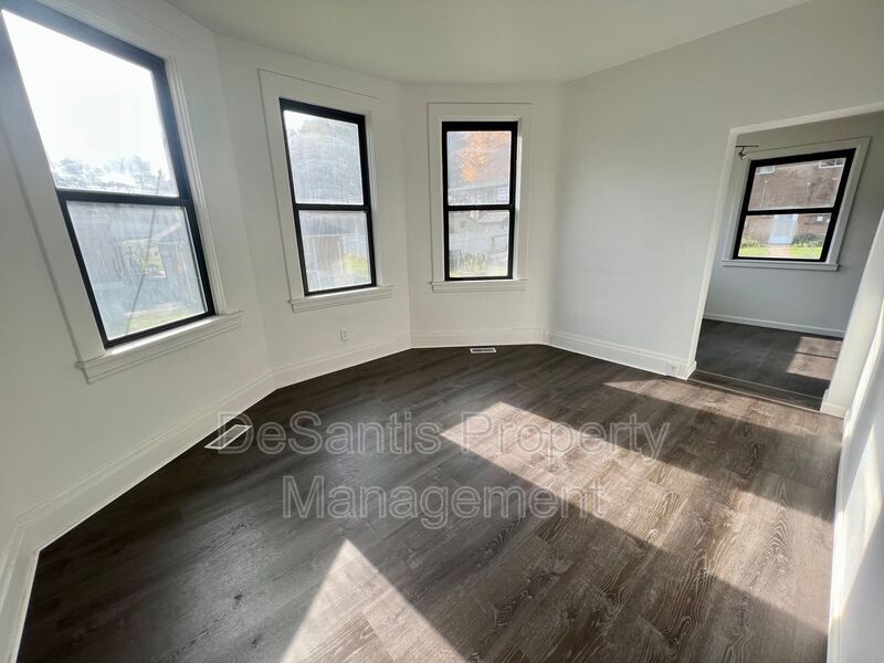 Newly Renovated - 2 Bedroom 1 Bathroom - Crescent Pa property image