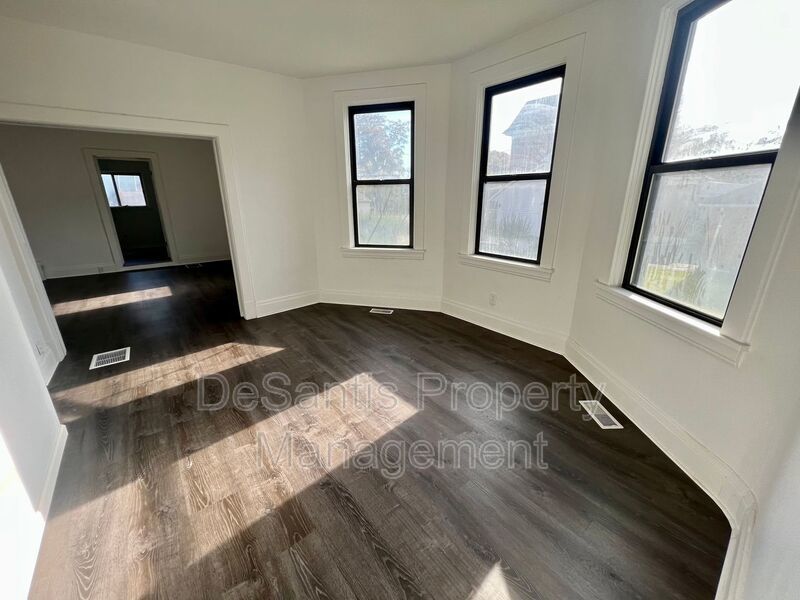 Newly Renovated - 2 Bedroom 1 Bathroom - Crescent Pa property image