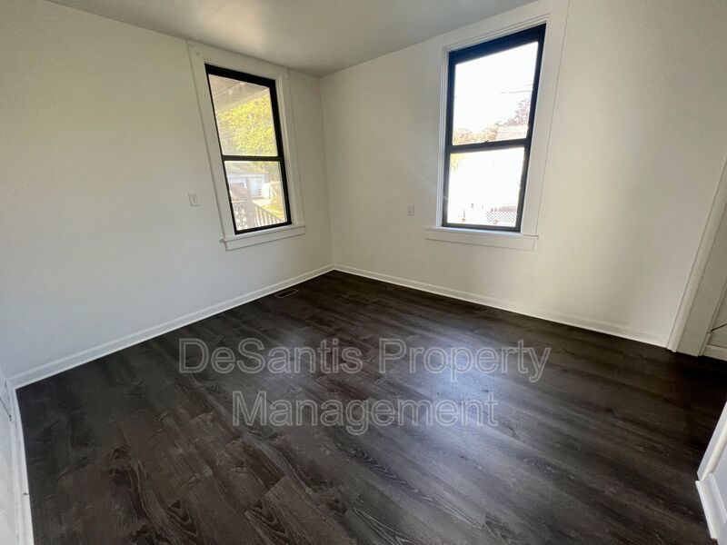 Newly Renovated - 2 Bedroom 1 Bathroom - Crescent Pa property image