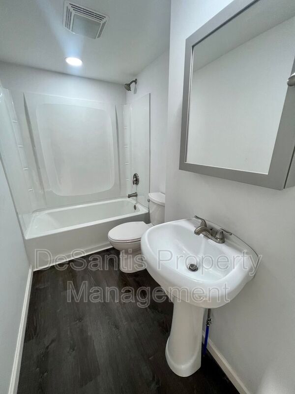 Newly Renovated - 2 Bedroom 1 Bathroom - Crescent Pa property image