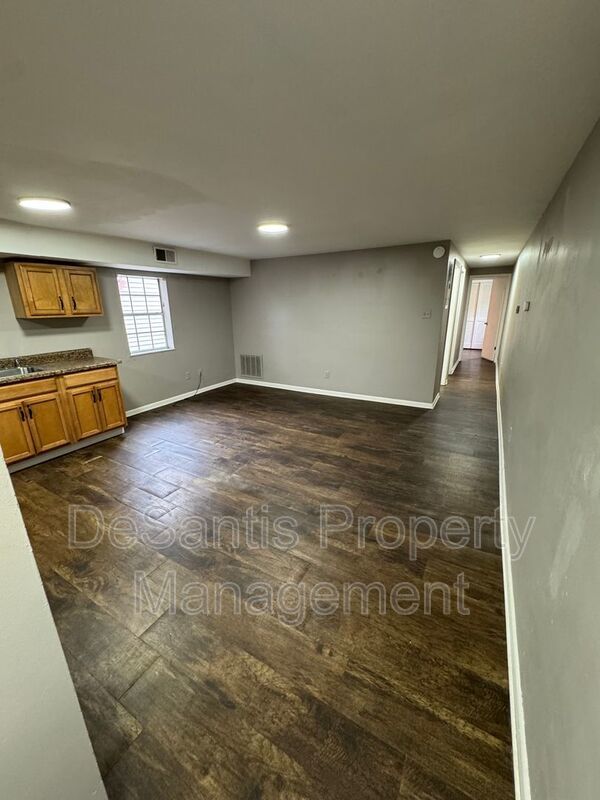 Refreshed 2 Bedroom 1 Bathroom in New Kensington! property image
