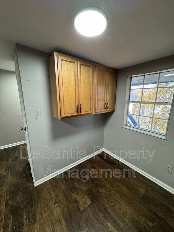 Refreshed 2 Bedroom 1 Bathroom in New Kensington! property image