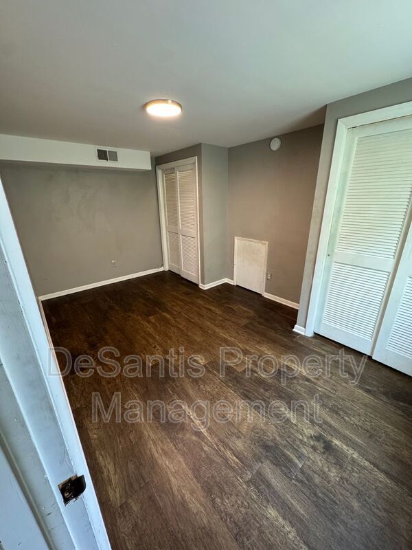 Refreshed 2 Bedroom 1 Bathroom in New Kensington! property image