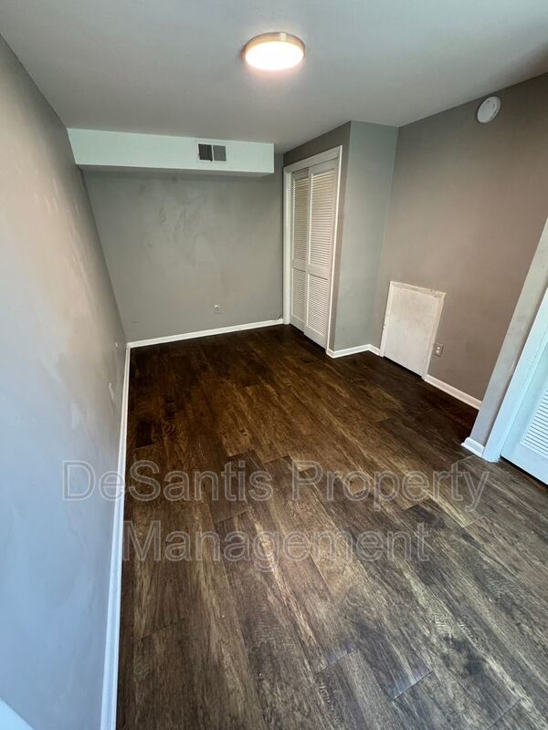 Refreshed 2 Bedroom 1 Bathroom in New Kensington! property image