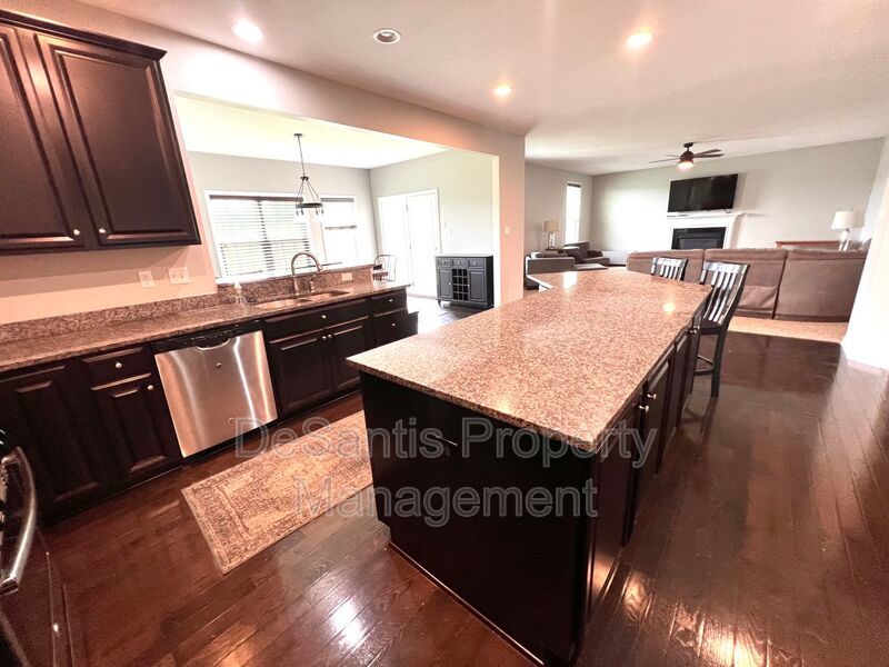 Luxury Living: Fully Furnished Gem at 3006 Farmview Drive, McDonald, PA property image