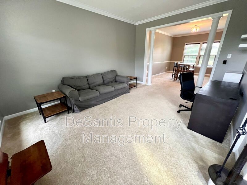 Luxury Living: Fully Furnished Gem at 3006 Farmview Drive, McDonald, PA property image