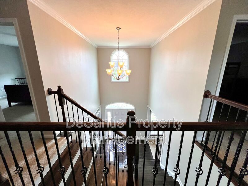 Luxury Living: Fully Furnished Gem at 3006 Farmview Drive, McDonald, PA property image