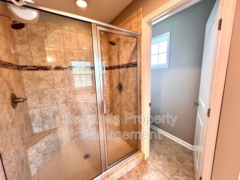 Luxury Living: Fully Furnished Gem at 3006 Farmview Drive, McDonald, PA property image