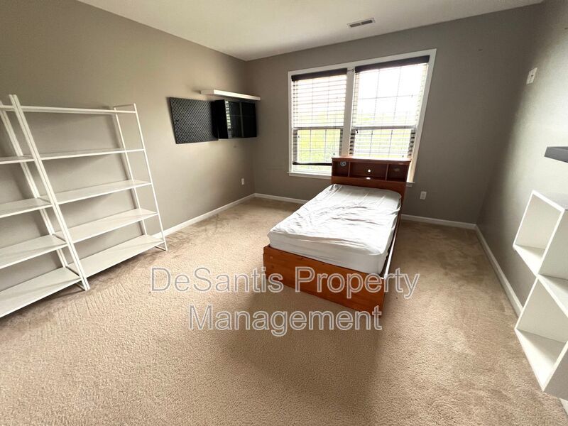 Luxury Living: Fully Furnished Gem at 3006 Farmview Drive, McDonald, PA property image