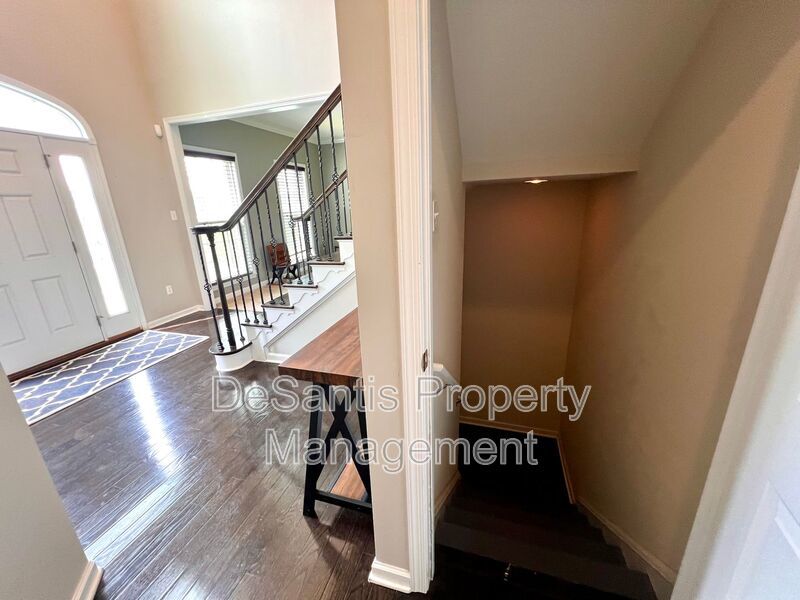 Luxury Living: Fully Furnished Gem at 3006 Farmview Drive, McDonald, PA property image