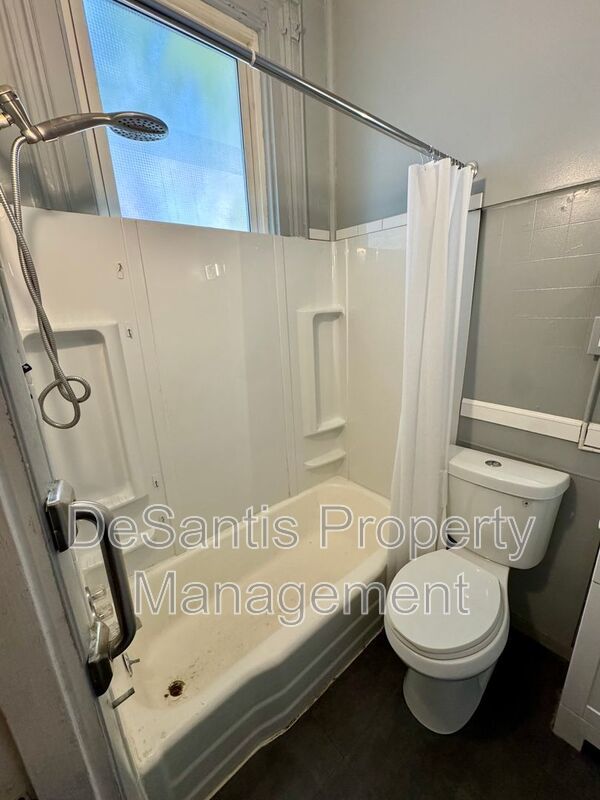 Pittsburgh - Spacious 1 Bed 1 Bathroom - Ample Storage Space property image