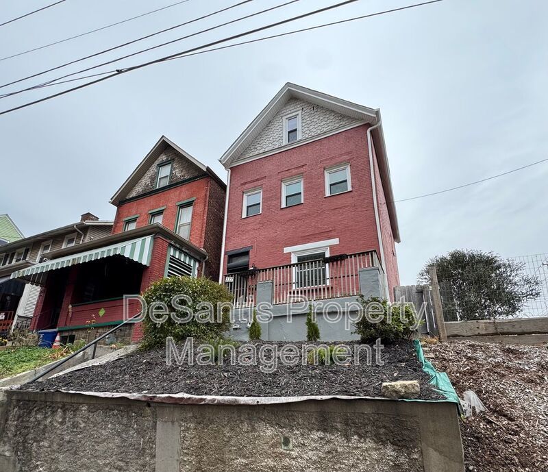 Charming 5BR Home in the Heart of Pittsburgh – Spacious, Stylish & Full of Character property image