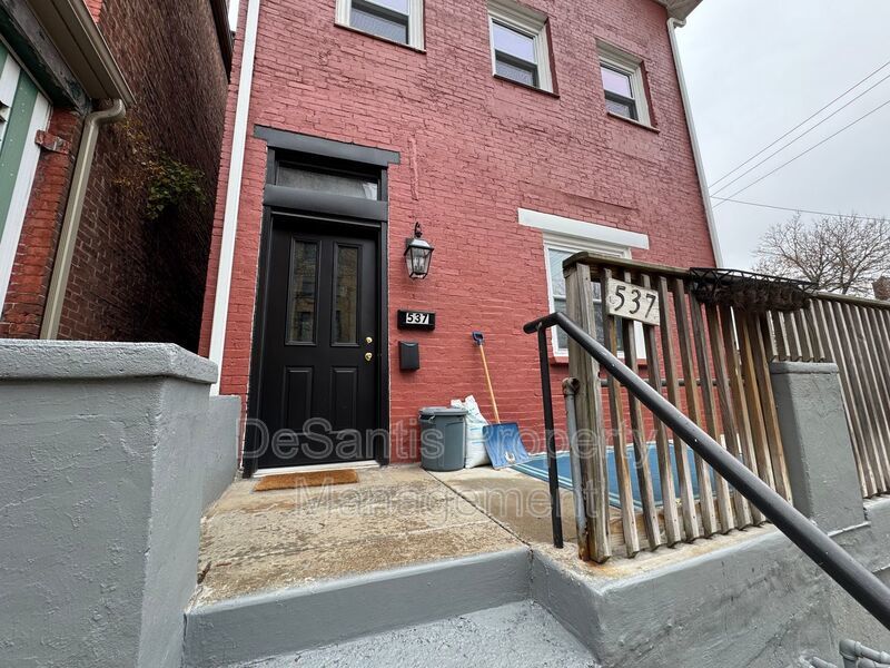 Charming 5BR Home in the Heart of Pittsburgh – Spacious, Stylish & Full of Character property image
