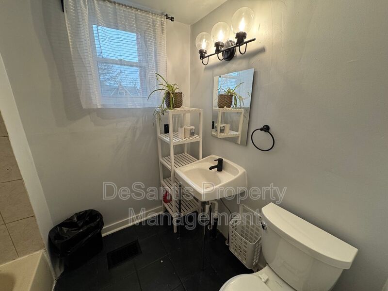 Charming 5BR Home in the Heart of Pittsburgh – Spacious, Stylish & Full of Character property image