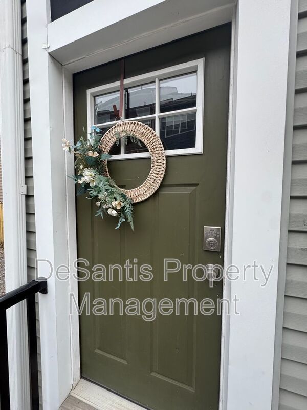 Beautifully Renovated 3BR Row Home in Deutschtown – Spacious, Modern & Incredible Location property image