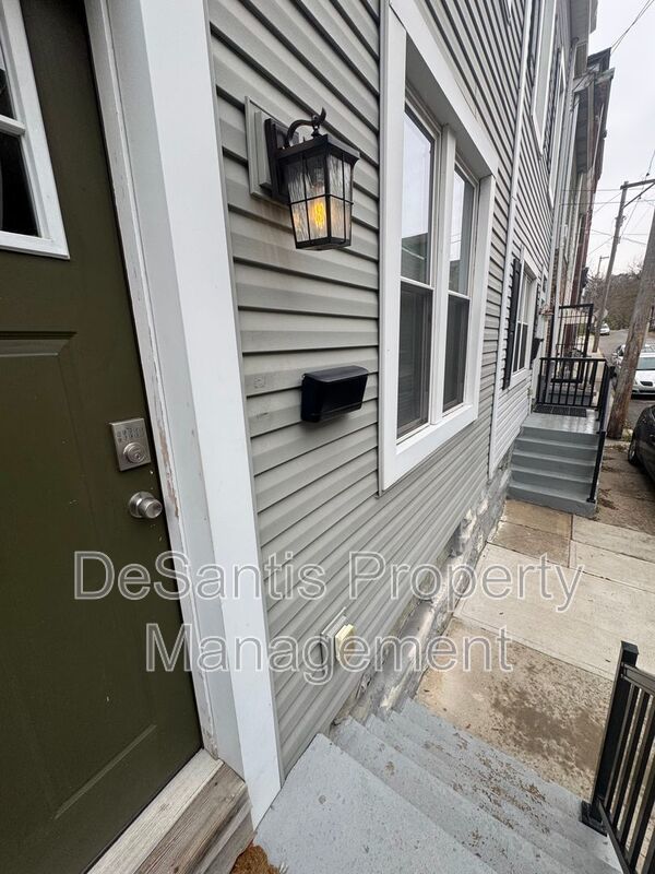 Beautifully Renovated 3BR Row Home in Deutschtown – Spacious, Modern & Incredible Location property image
