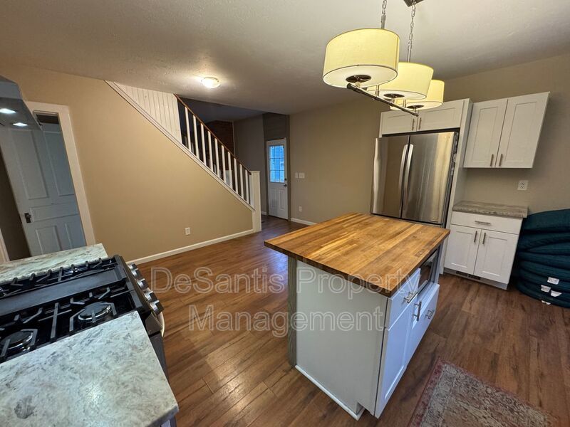 Beautifully Renovated 3BR Row Home in Deutschtown – Spacious, Modern & Incredible Location property image