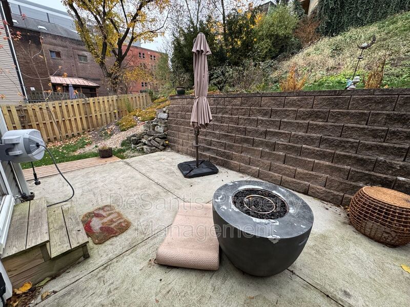 Beautifully Renovated 3BR Row Home in Deutschtown – Spacious, Modern & Incredible Location property image