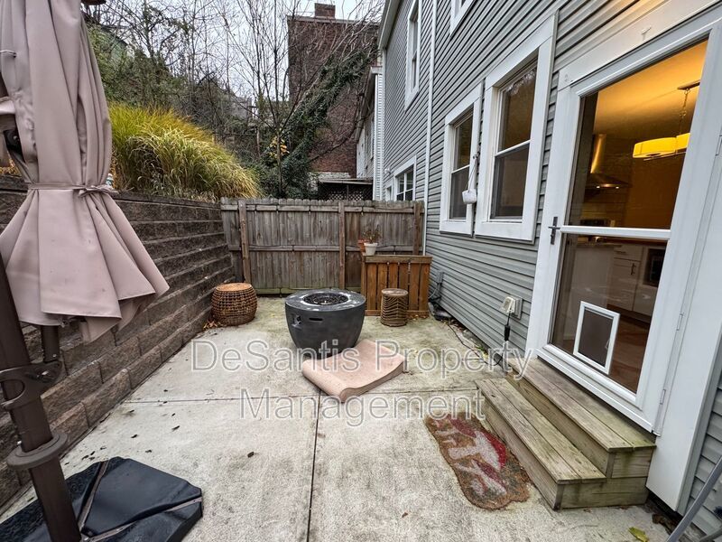 Beautifully Renovated 3BR Row Home in Deutschtown – Spacious, Modern & Incredible Location property image