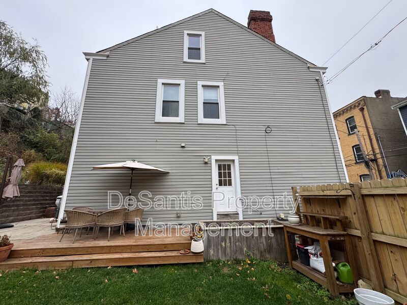 Beautifully Renovated 3BR Row Home in Deutschtown – Spacious, Modern & Incredible Location property image
