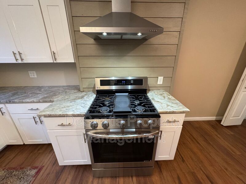 Beautifully Renovated 3BR Row Home in Deutschtown – Spacious, Modern & Incredible Location property image