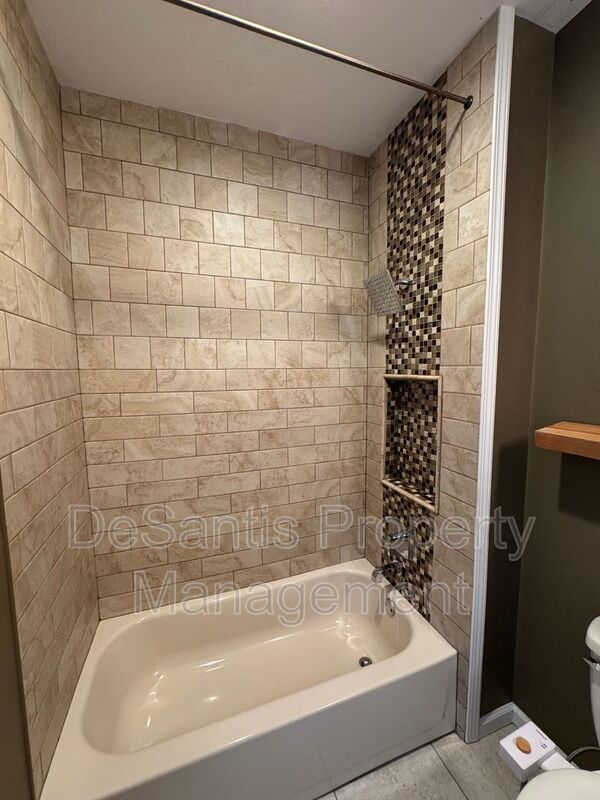 Beautifully Renovated 3BR Row Home in Deutschtown – Spacious, Modern & Incredible Location property image