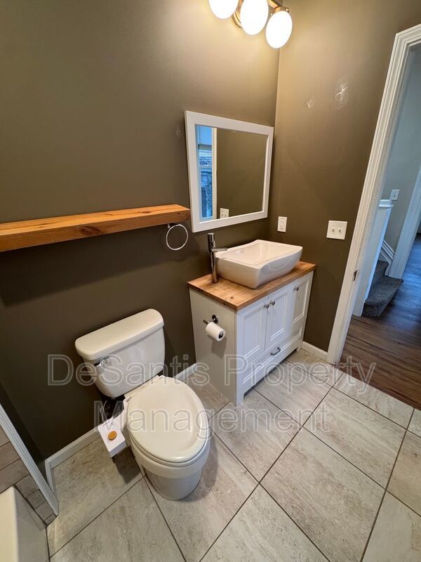 Beautifully Renovated 3BR Row Home in Deutschtown – Spacious, Modern & Incredible Location property image