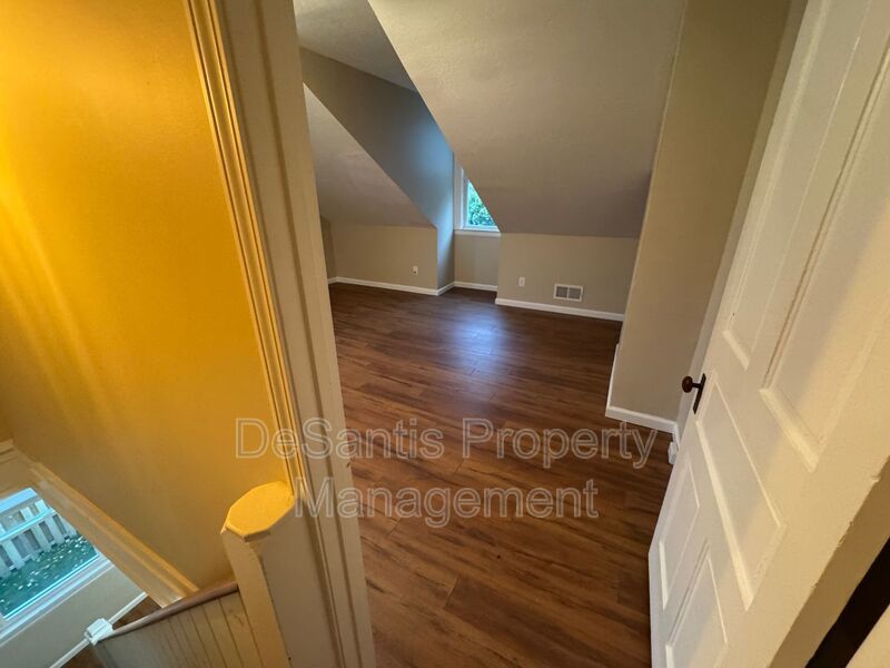 Beautifully Renovated 3BR Row Home in Deutschtown – Spacious, Modern & Incredible Location property image