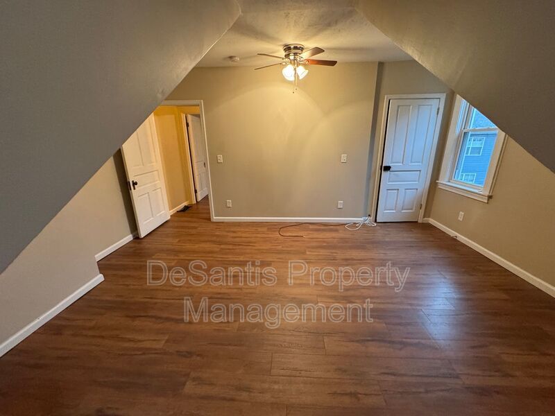 Beautifully Renovated 3BR Row Home in Deutschtown – Spacious, Modern & Incredible Location property image