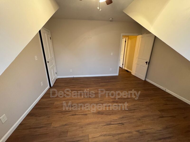 Beautifully Renovated 3BR Row Home in Deutschtown – Spacious, Modern & Incredible Location property image