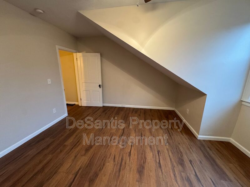 Beautifully Renovated 3BR Row Home in Deutschtown – Spacious, Modern & Incredible Location property image