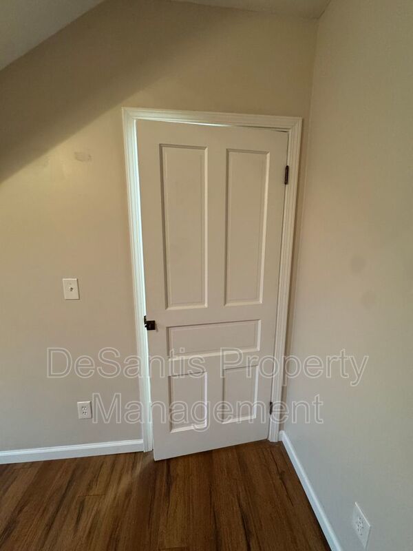 Beautifully Renovated 3BR Row Home in Deutschtown – Spacious, Modern & Incredible Location property image