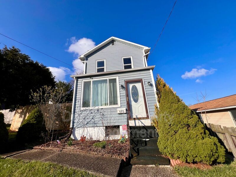 Spacious Home - 2 bedroom 2 Bathroom - Rochester property image