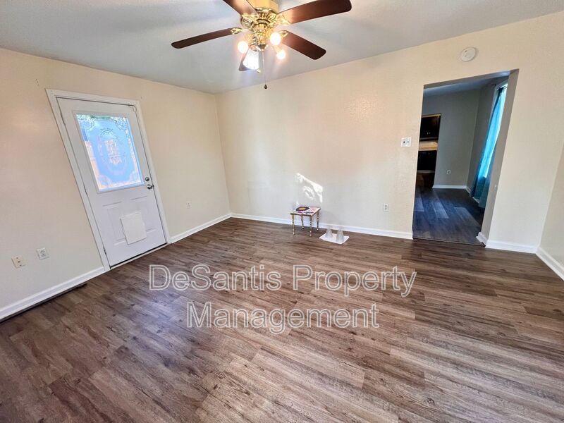 Spacious Home - 2 bedroom 2 Bathroom - Rochester property image