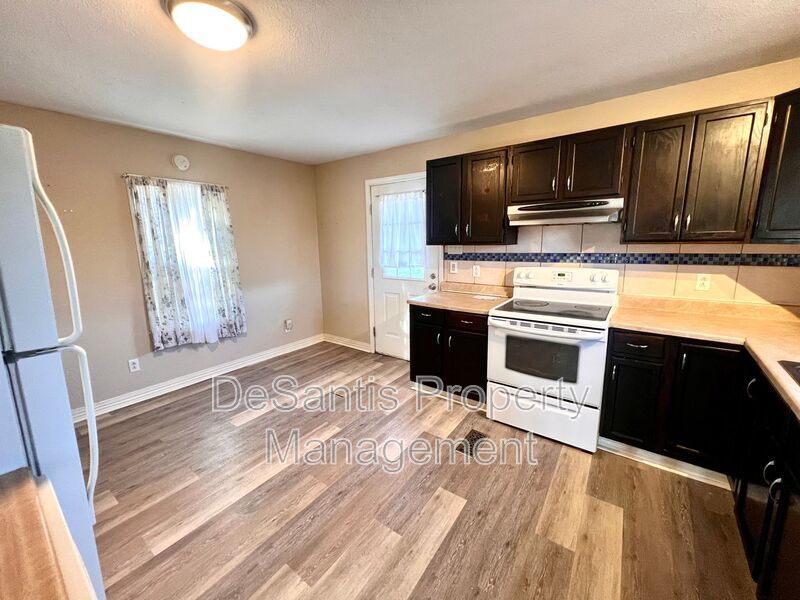 Spacious Home - 2 bedroom 2 Bathroom - Rochester property image