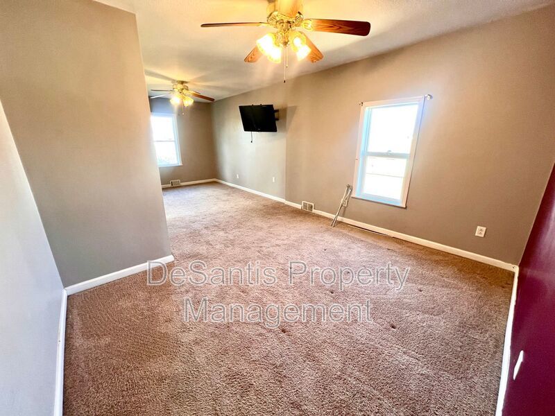 Spacious Home - 2 bedroom 2 Bathroom - Rochester property image