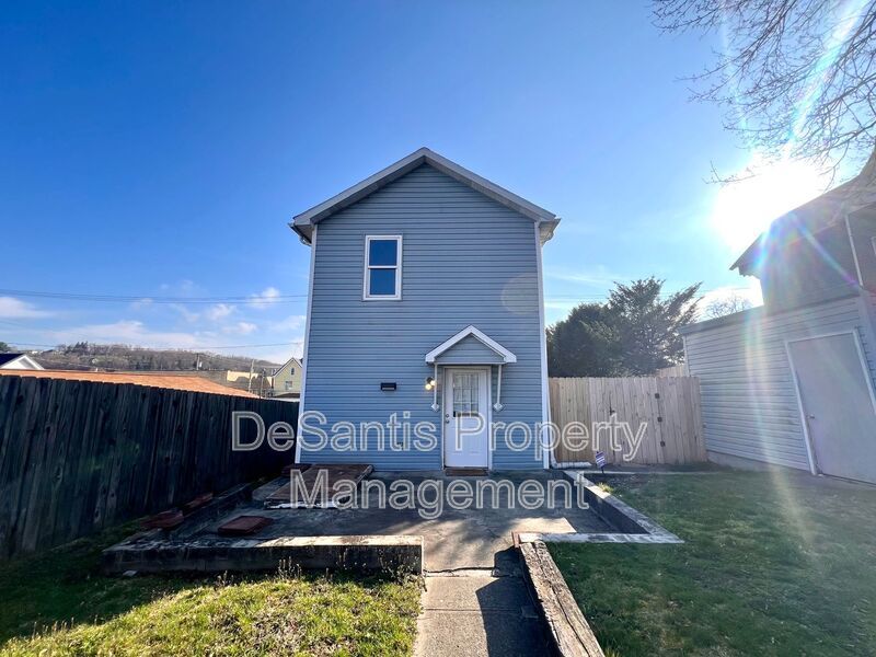 Spacious Home - 2 bedroom 2 Bathroom - Rochester property image